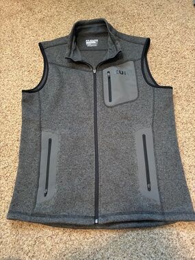 KUIU Charcoal Gray Tech Fleece Vest with Zip Pockets